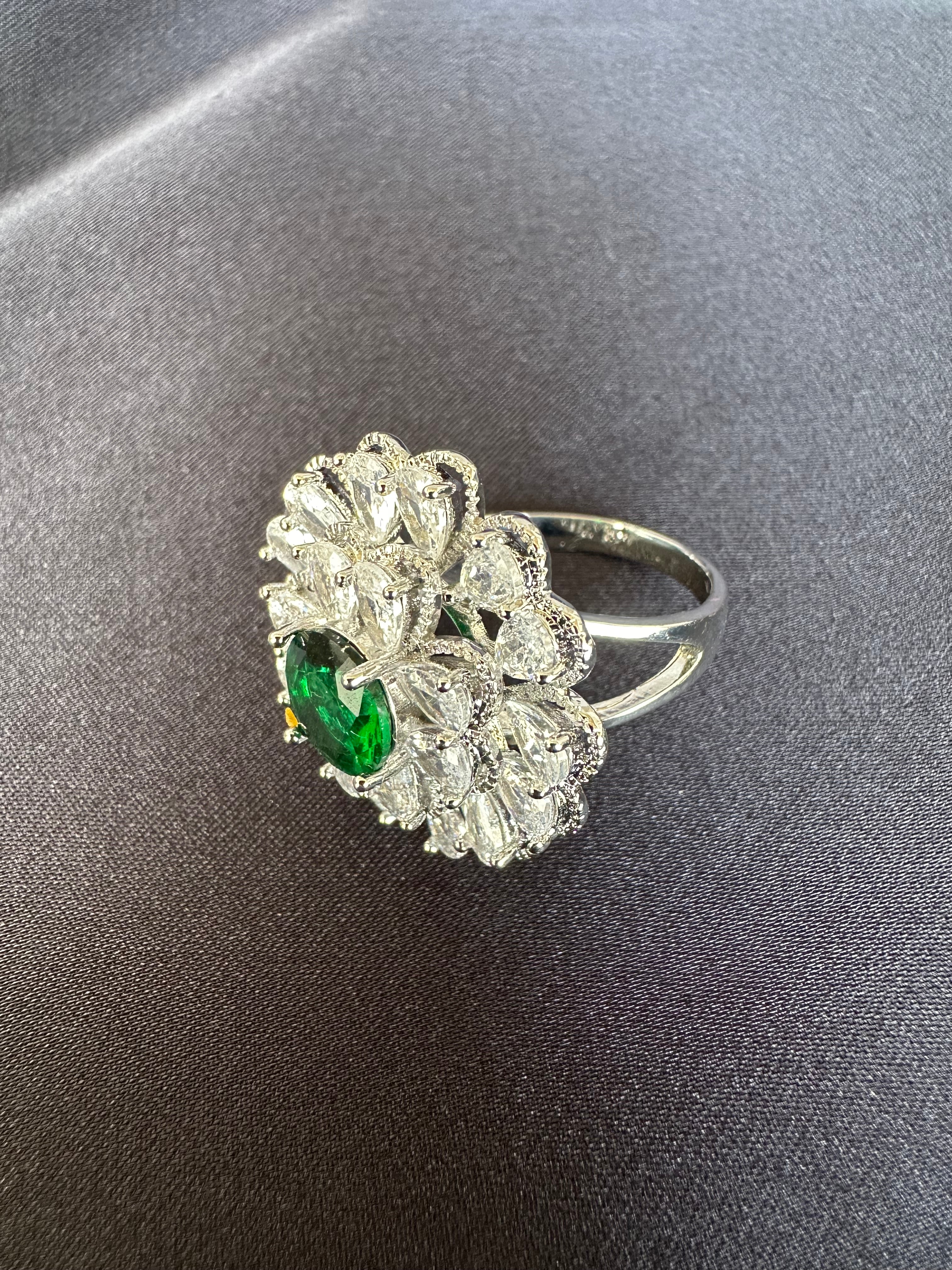 Green diamond simulant ring