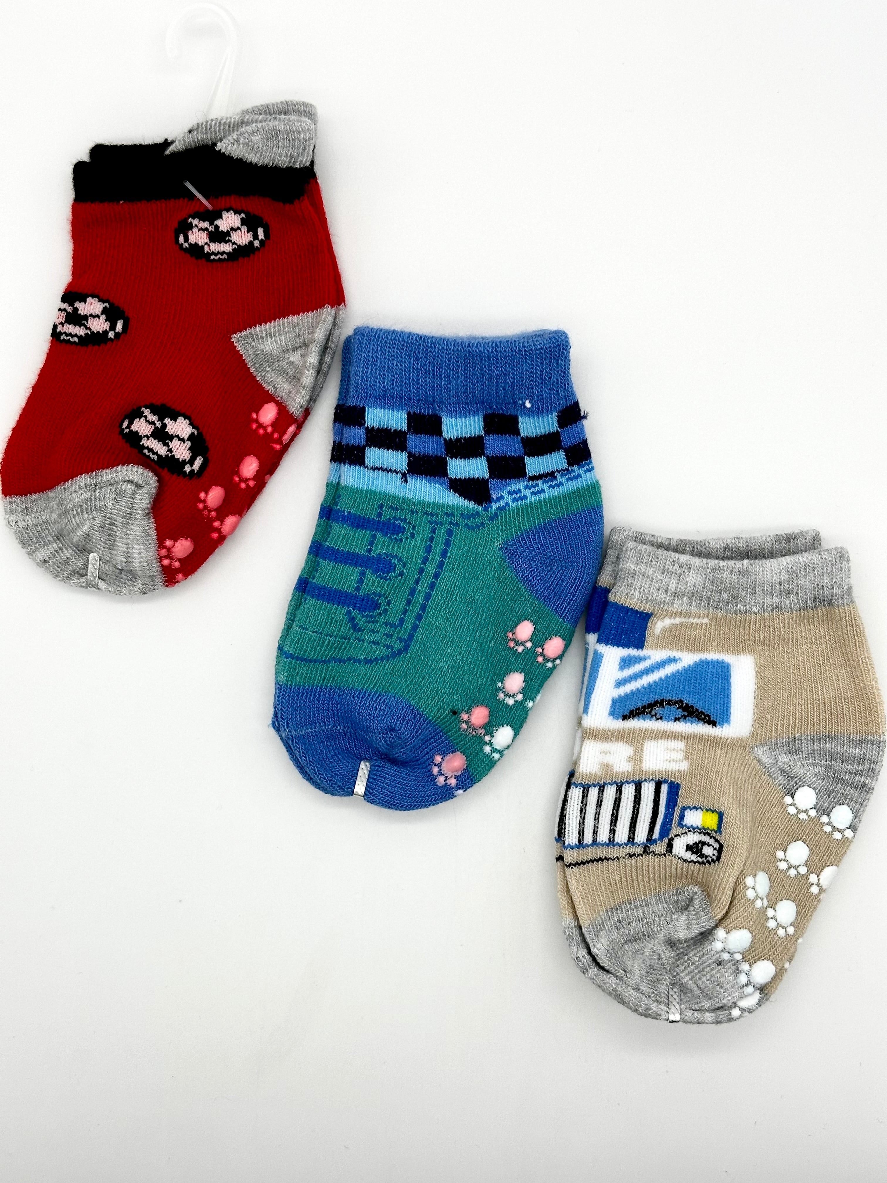3 pair socks (0-6m)