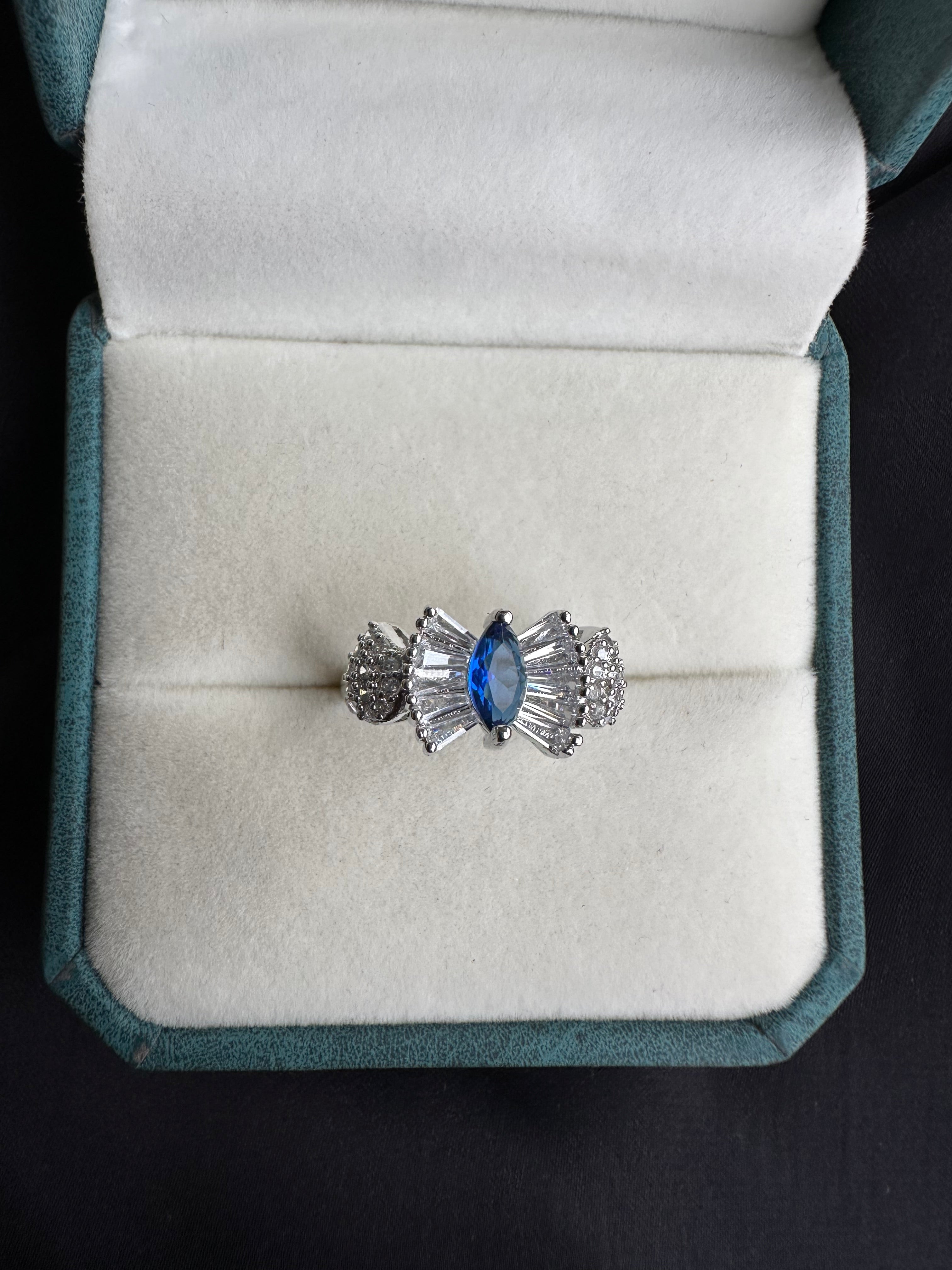 Sapphire cubic ring