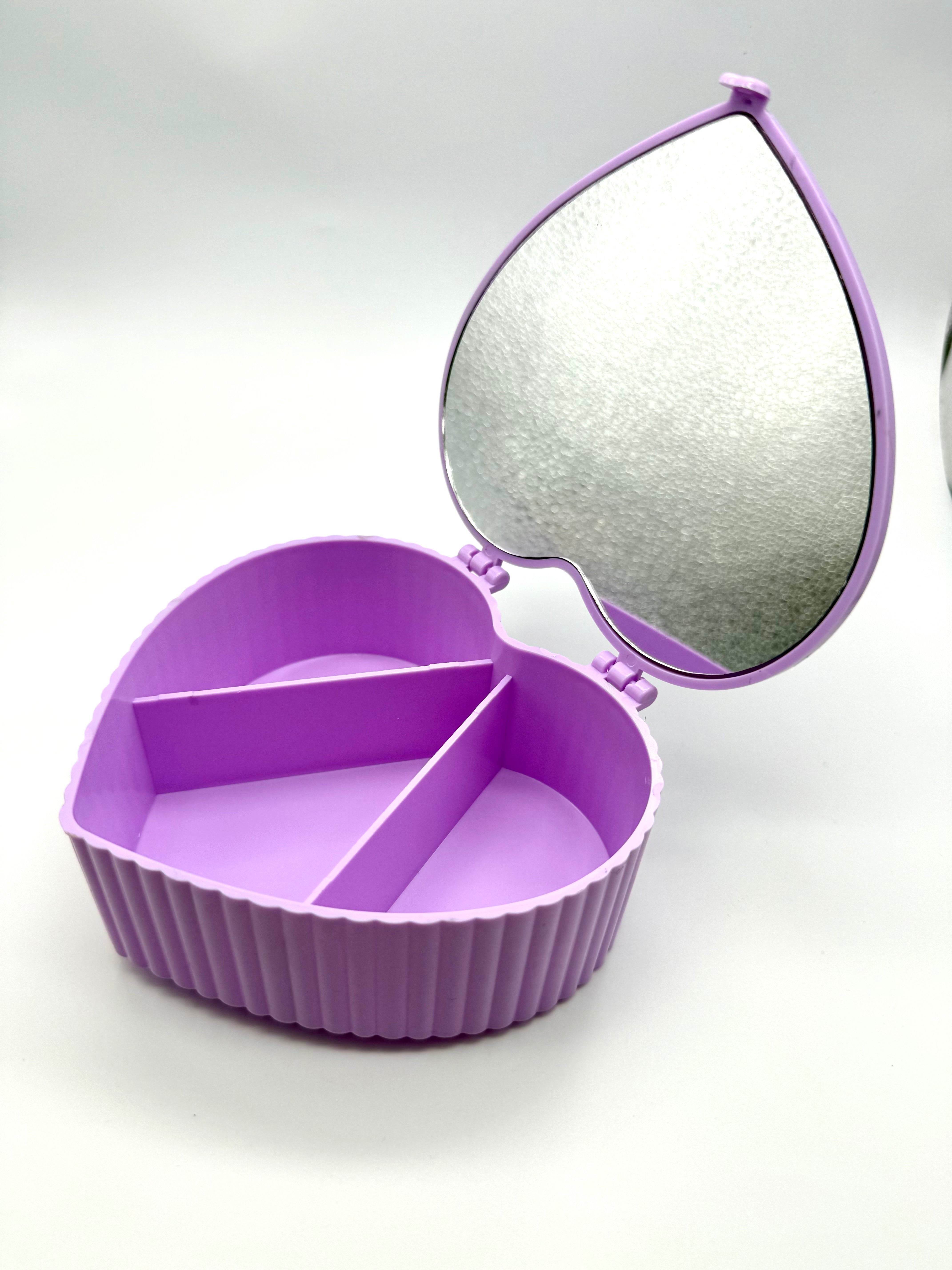 Girl’s jewellery box with mirror